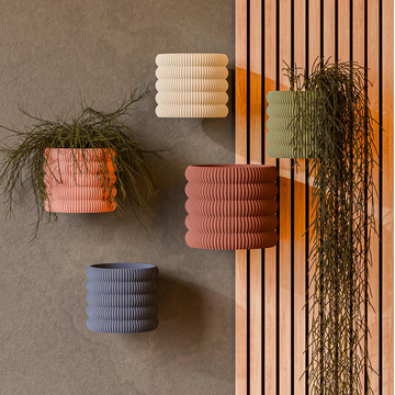 CalmaCurve Wall Planter